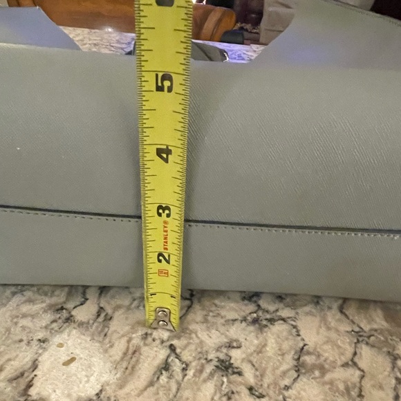 LAUNDRY by SHELLI SEGAL Gray Large Tote Bag With Pouch Exc cond / like new - Picture 9 of 14